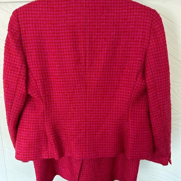 Dior Women's Vibrant Pink Suit Set - Picture 6 of 6